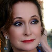 Расцвела после развода: Ольга Кабо снялась на отдыхе с сыном