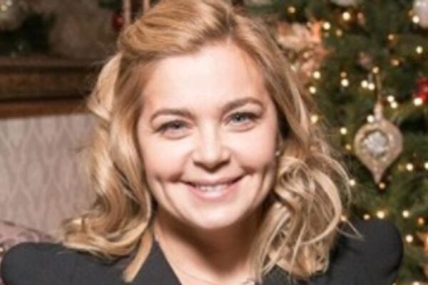 «Девочка!» Ирина Пегова показала снимок из роддома