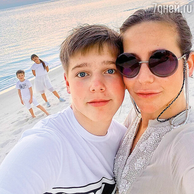 Юлия Барановская с сыном Артемом