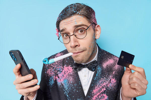 Продаете свой старый телефон? Готовьтесь к шантажу мошенников