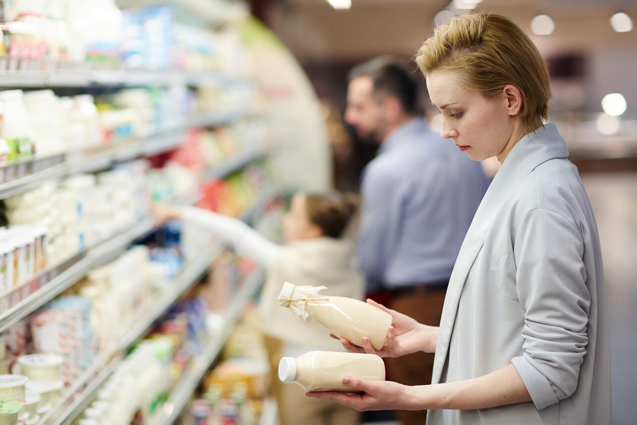 Какие продукты нельзя покупать в супермаркетах — советы опытного продавца