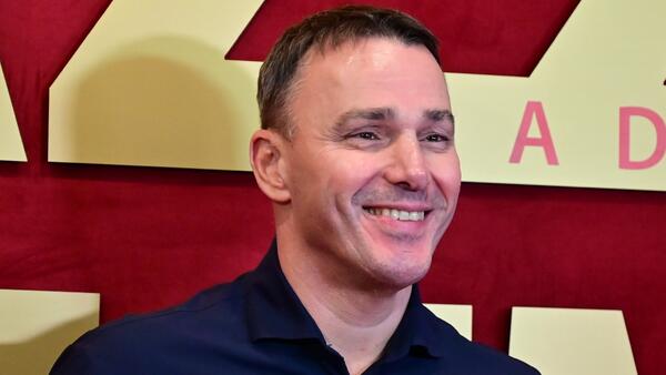     International   :   ,     