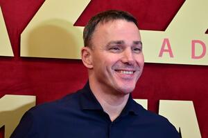    International   :   ,     