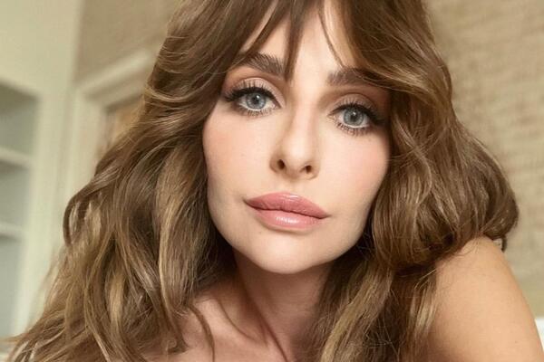 Надула губы и избавилась от щек: пластический хирург оценил внешность Варнавы