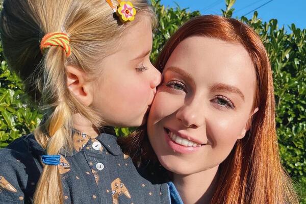 Савичева рассказала о жизни 8-летней дочери — осталась в Португалии