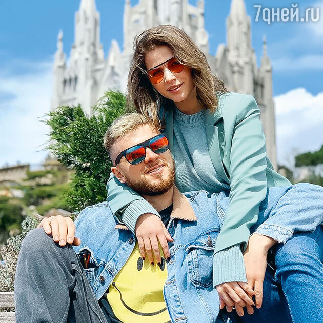 Юлия Топольницкая с мужем Игорем Чеховым Юлия Топольницкая с мужем Игорем Чеховым