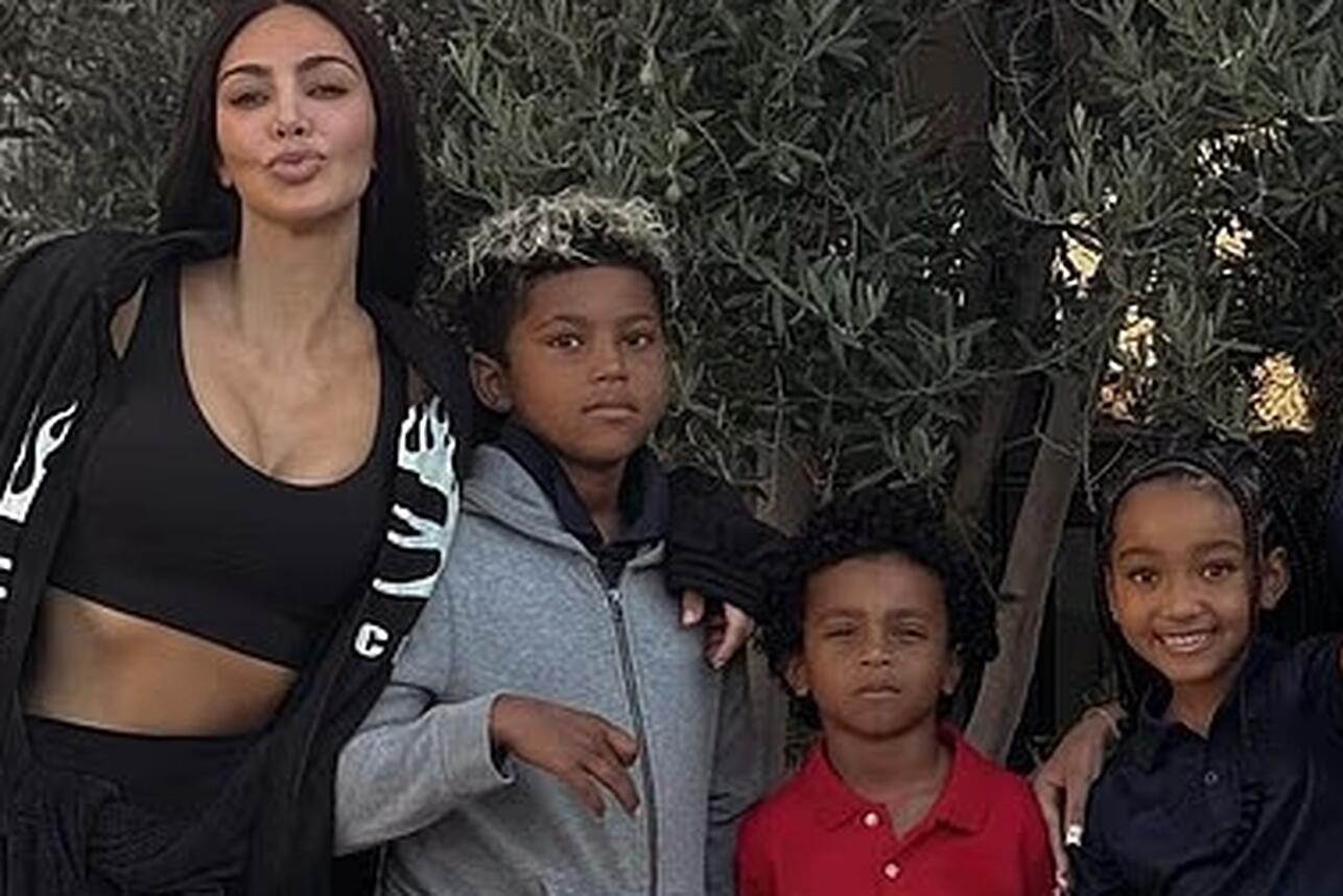 Ким Кардашьян со своими детьми