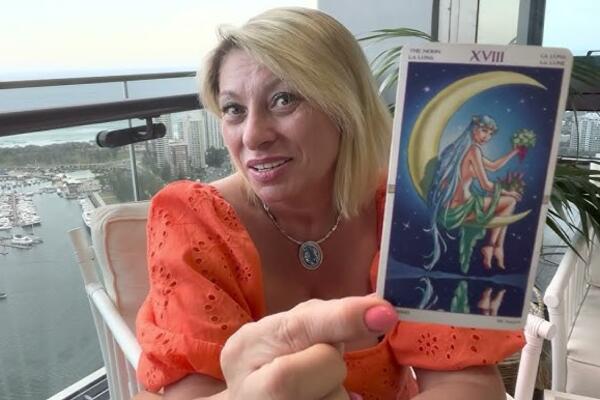 Анжела Перл назвала знак, которому карты сулят особый подарок Небес в октябре