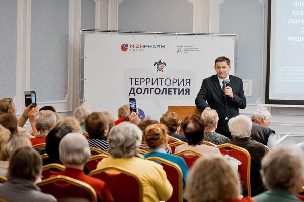 «Территория долголетия»: более 3000 врачей и пациентов прошли школу активной жизни в 2025 году