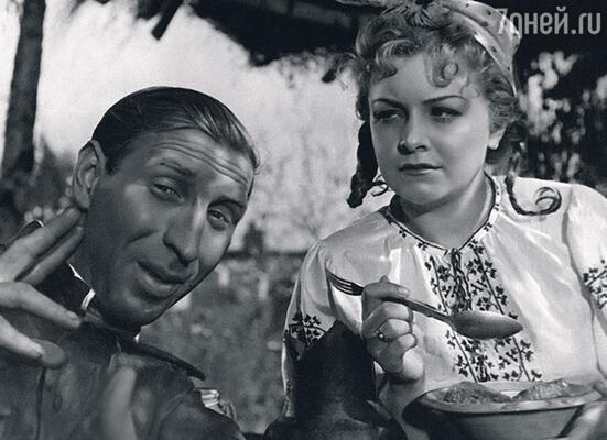 С Сергеем Филипповым в фильме «Беспокойное хозяйство». 1946 г.
