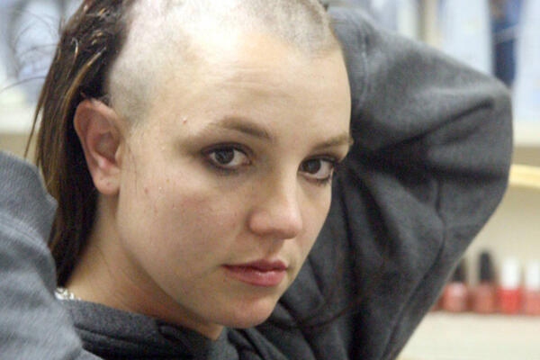 7 звезд, переживших публичные нервные срывы