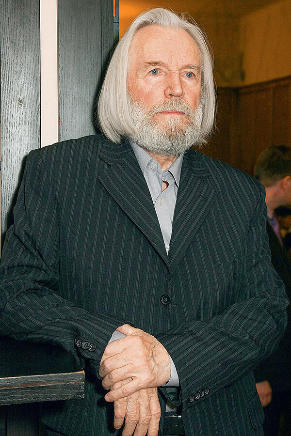 Станислав Любшин