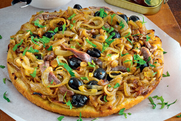 Рецепты от Юлии Высоцкой: лепешки с маслинами, зеленый суп и ванильные печенья с орехами