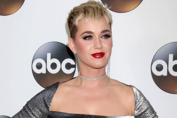 Кэти Перри призналась, что сделала пластическую операцию