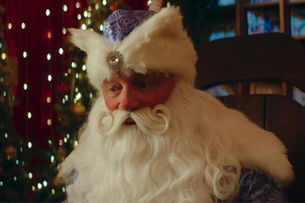 Больше, чем кино: как можно исполнить желания одиноких бабушек и дедушек к Новому году