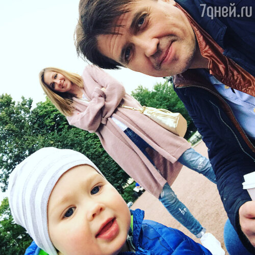 Денис Матросов с Ольгой и Федором
