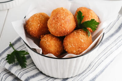 Манные биточки: рецепт хрустящей корочки и нежной середины