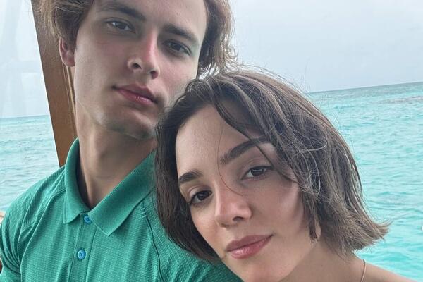 Евгения Медведева показала примерку свадебного платья — брак с Гайнутдиновым не за горами