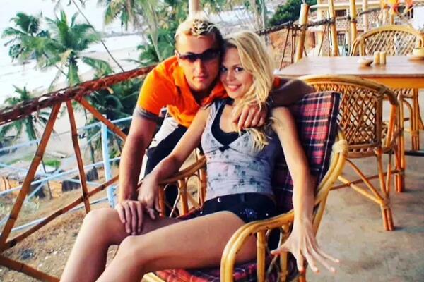 «Лети, любимая!» Аморалов установил памятник супруге спустя четыре месяца после ее ухода