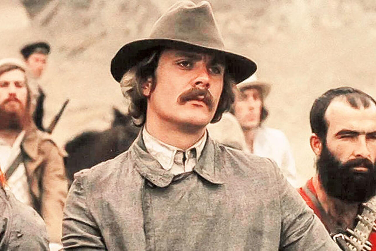 кадр из фильма «Свой среди чужих, чужой среди своих», реж. Никита Михалков