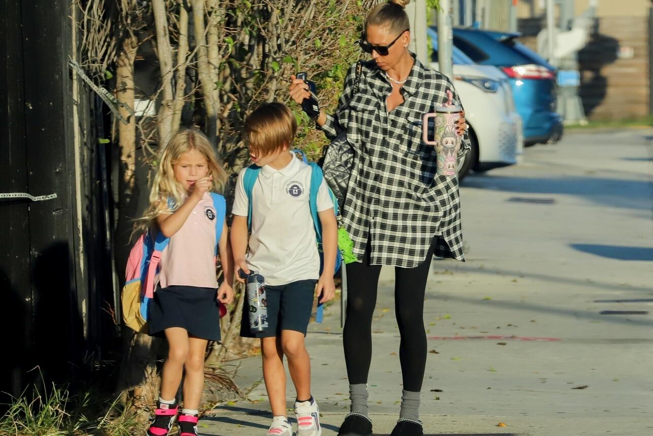 Анна Куриникова с Люси и Николасом