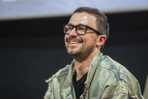 «Мои любимые»: Петров с молодой женой отметили важную дату