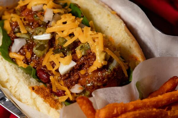 Ученые из Бристоля нашли неожиданную опасность белого хлеба и сосисок на завтрак