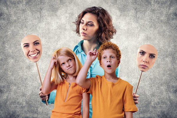 Маску на себя: как перестать быть «удобной мамой» и остаться любимой