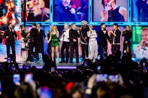 Ани Лорак – в латексе, Нюша – в мини и три образа Киркорова: наряды звезд на шоу «Песни года - 2025»