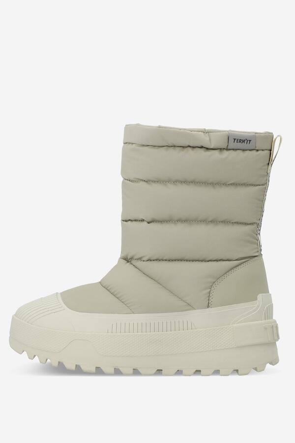 От дутиков до трекинговых ботинок: какую обувь выбрать для холодного сезона