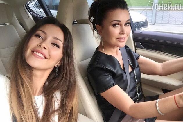 Анастасия Заворотнюк с дочкой Анной