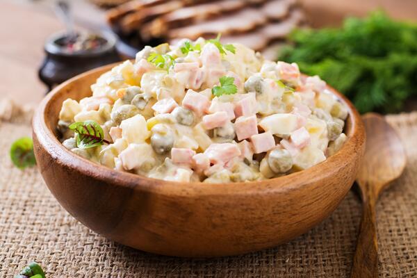 Невинное наслаждение или удар по ЖКТ? Названы самые вредные новогодние блюда