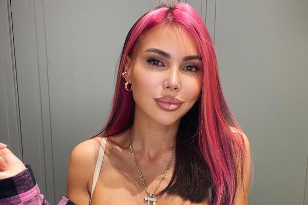 Большие риски: полет в космос может изуродовать Самойлову