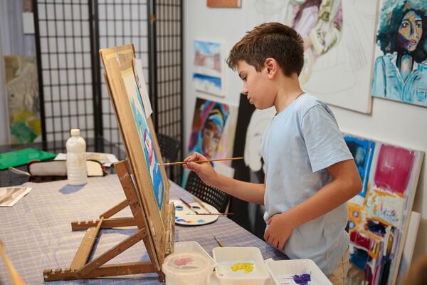 С чего начать знакомство ребенка с живописью? 