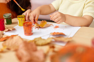 Чем занять ребенка дома в непогоду 