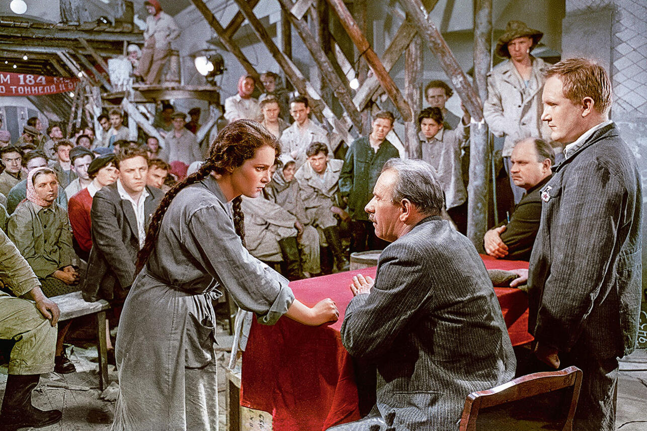 Элина Быстрицкая, Михаил Ульянов, Сергей Плотников, Павел Винник и Виктор Чекмарев 