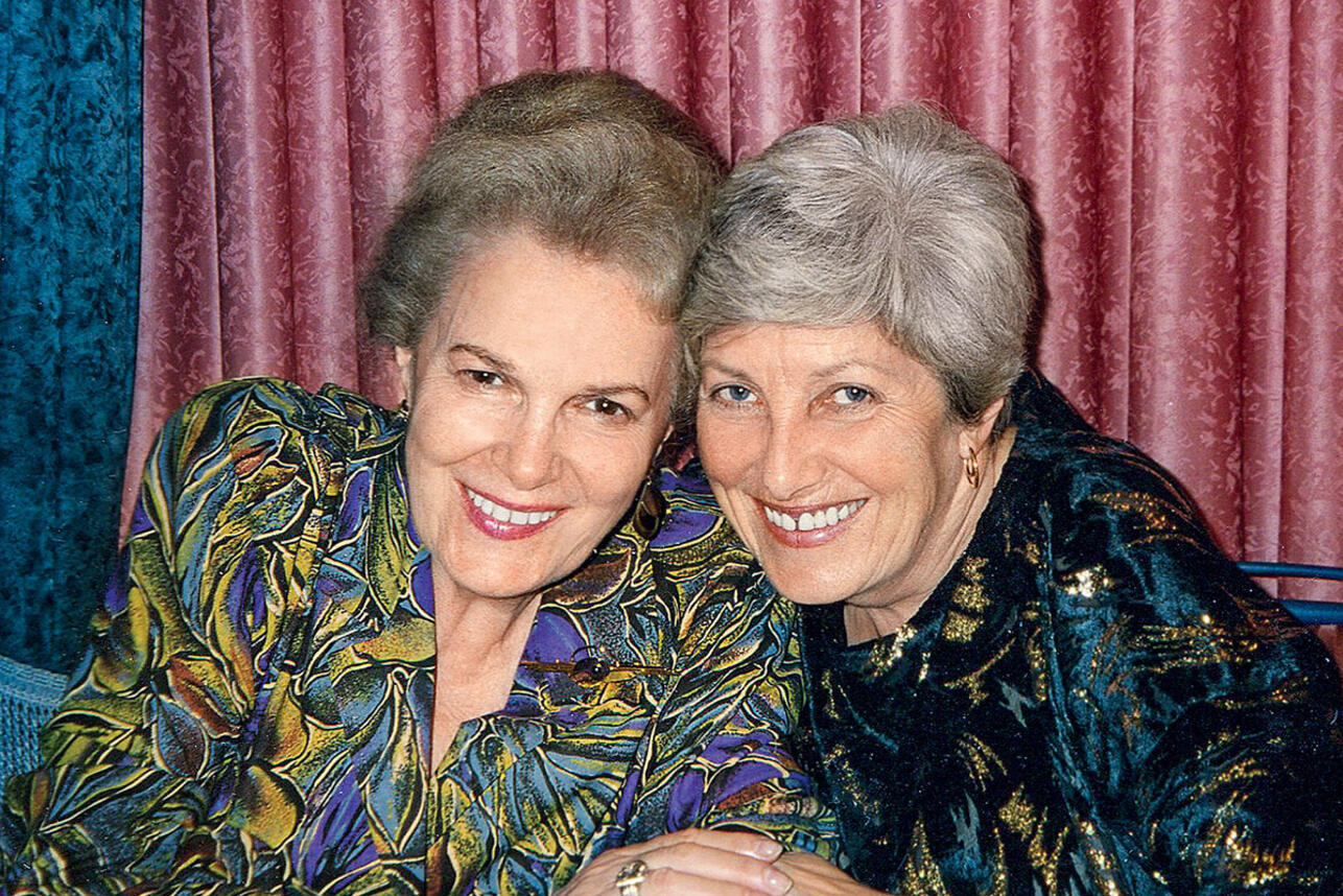 Элина Быстрицкая с сестрой