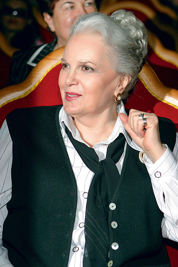 Элина Быстрицкая