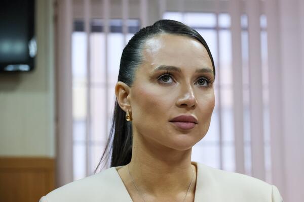 Лерчек в розовых кружевах появилась в больнице на пятой химиотерапии: «Показываю все как есть»