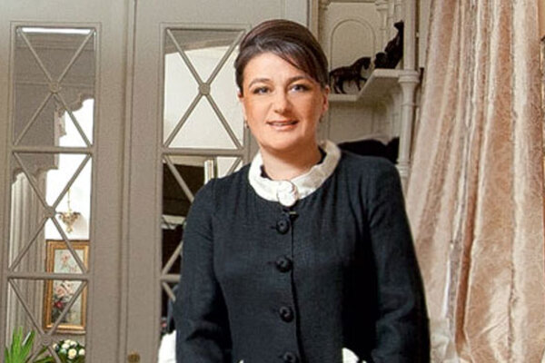 Анастасия Мельникова показала свою квартиру в центре Петербурга