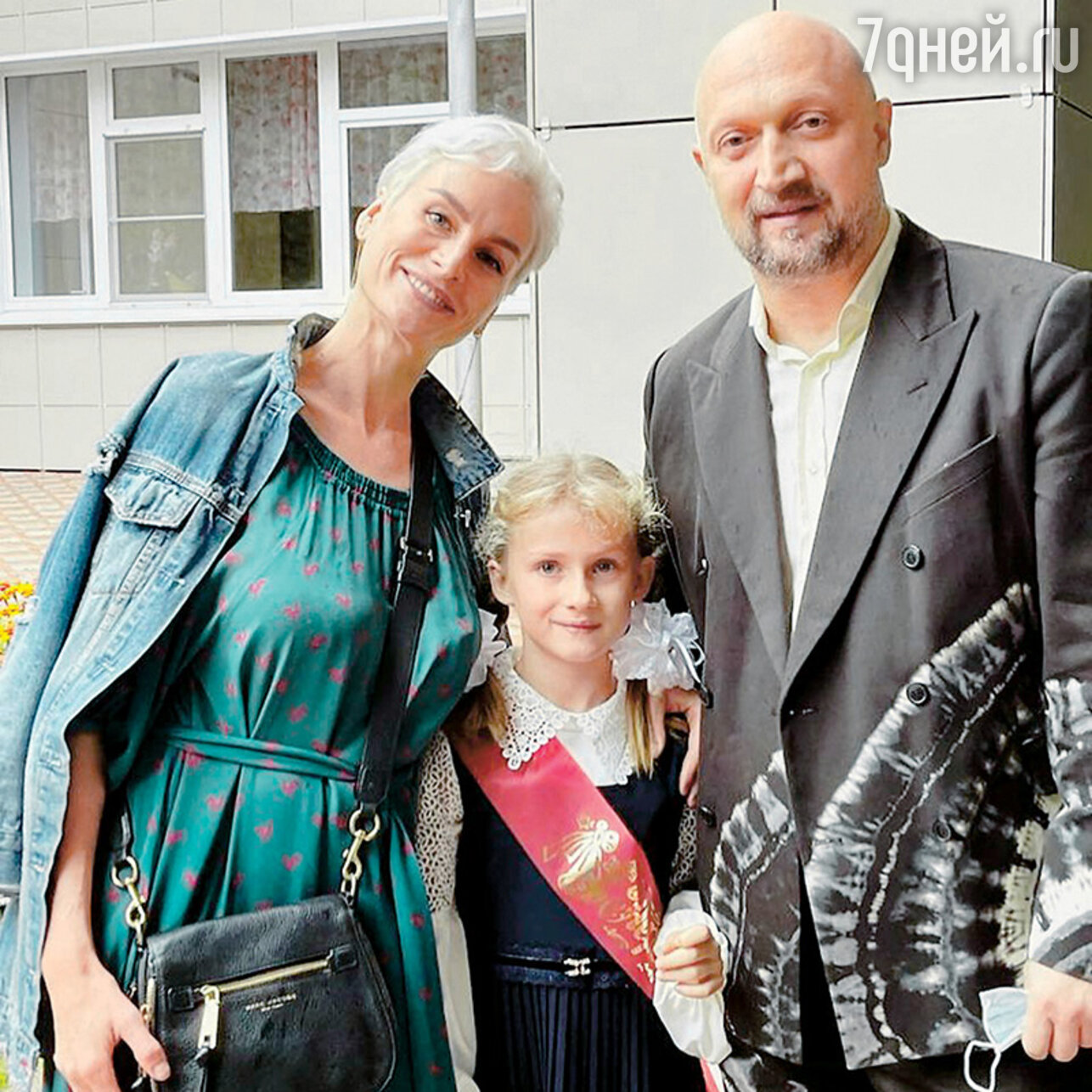 Гоша Куценко с женой Ириной Скриниченко и дочкой Женей. Фото