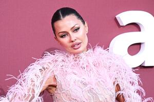 Трясется и еле говорит: Боня вышла на связь в ужасном состоянии