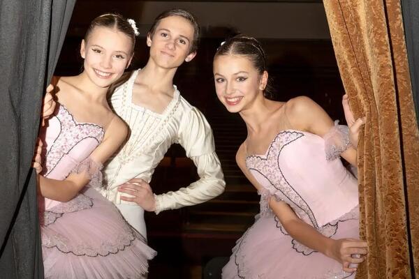 Светлана Захарова показала юные таланты