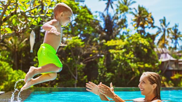 Плавание для детей: когда начинать тренировки?