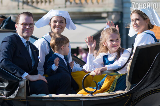 Кронпринцесса Виктория с дочкой, сыном и мужем