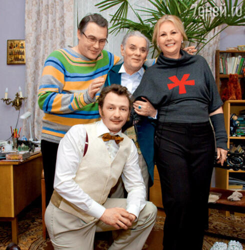 Марат Башаров, режиссер спектакля Алексей Кирющенко, Владимир Андреев и его жена Наталья Селезнева