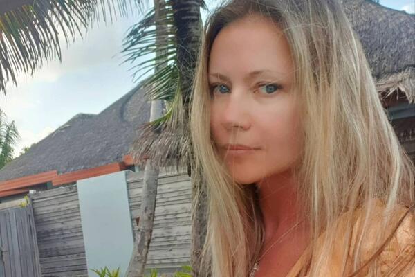 «Бровки бы подергать»: Мария Миронова сразила честным фото без фильтров