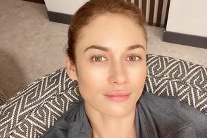 «Люблю все больше»: Куриленко снялась с новорожденным на руках 