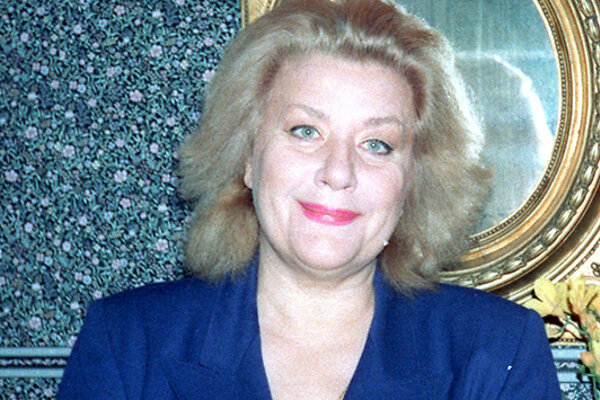 Елена Образцова полтора года возила на себе через границу плитку