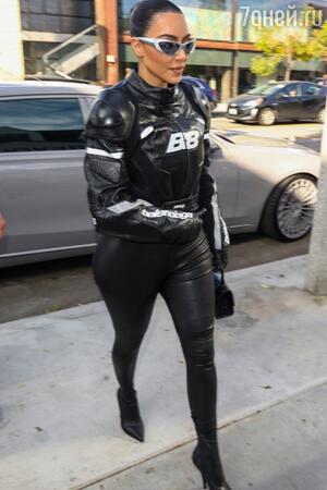 Ким Кардашьян - фото